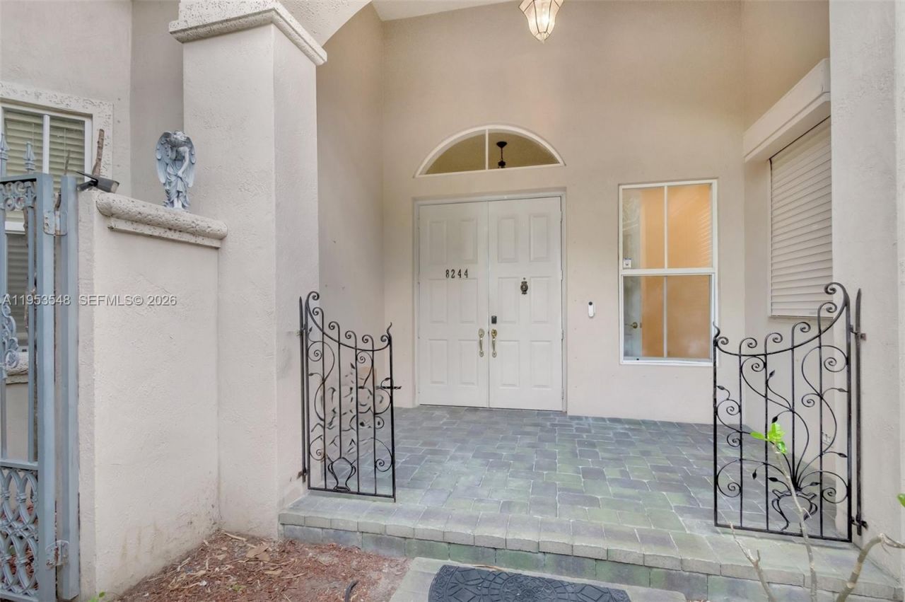 8244 Lakeview Dr, West Palm Beach, FL 33412 Photo