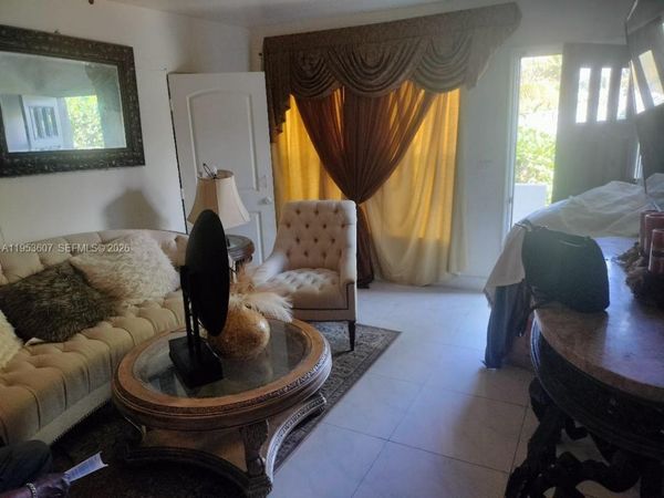 3206 SW 47th Ave , West Park, FL 33023