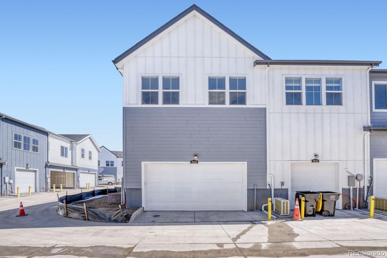 7626 S Cherokee Circle W, Centennial, CO 80018 Main Photo