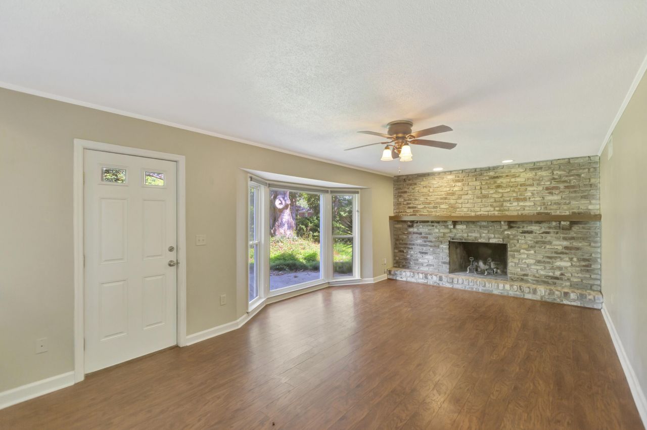 2327 W Palmer Drive Photo 16