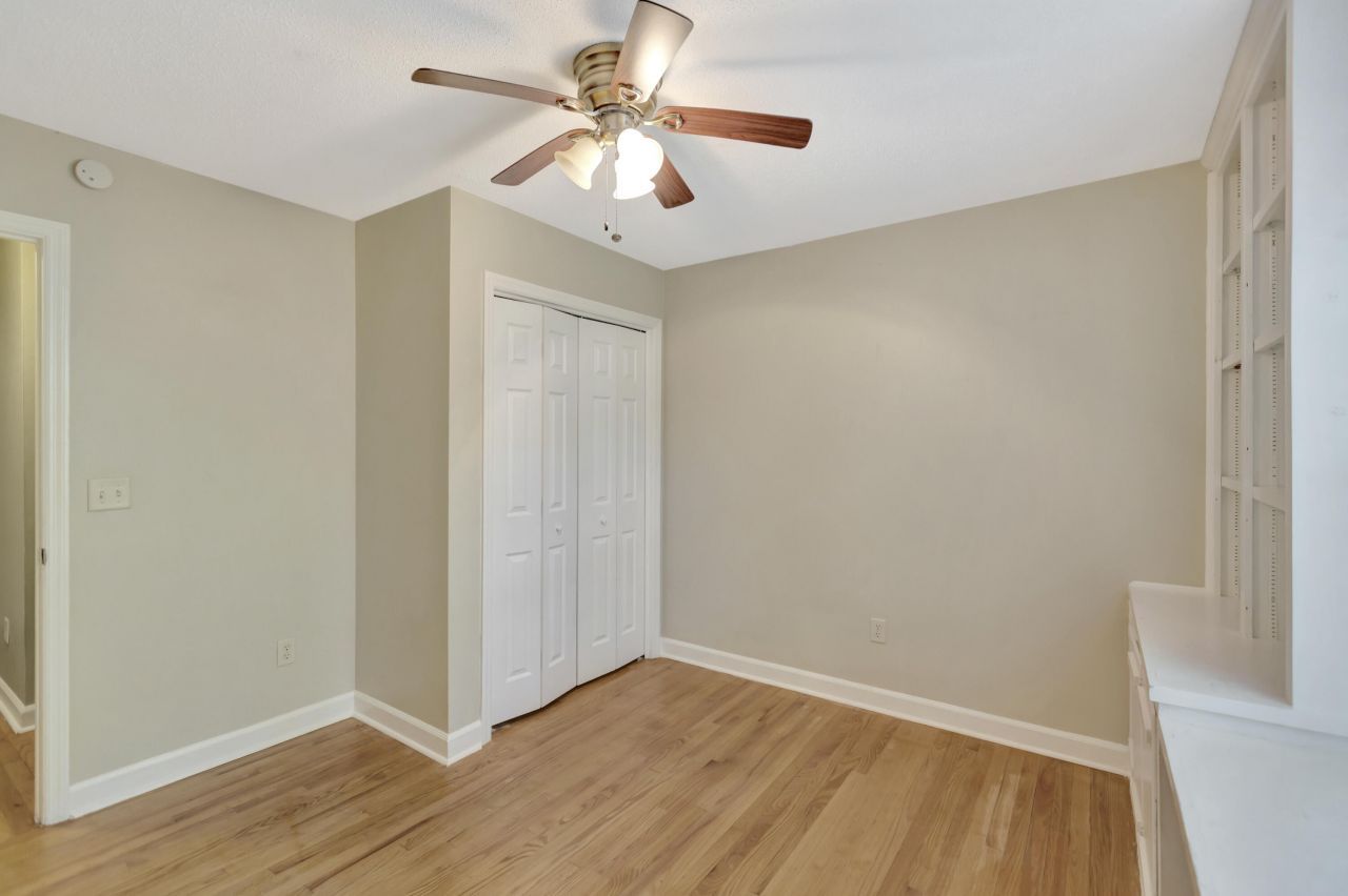 2327 W Palmer Drive Photo 27