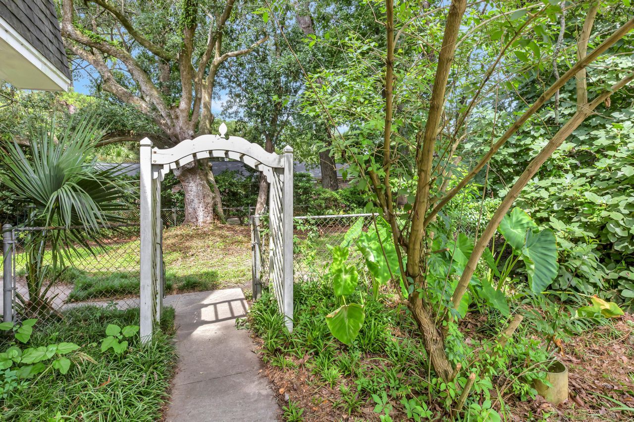 2327 W Palmer Drive Photo 39