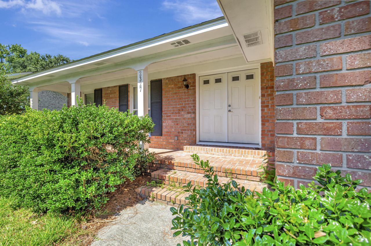 2327 W Palmer Drive Photo 6