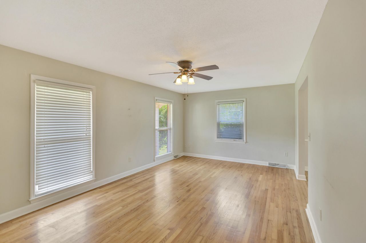 2327 W Palmer Drive Photo 9