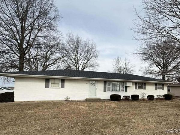 511 W 3rd Street, St Peter, IL 62880