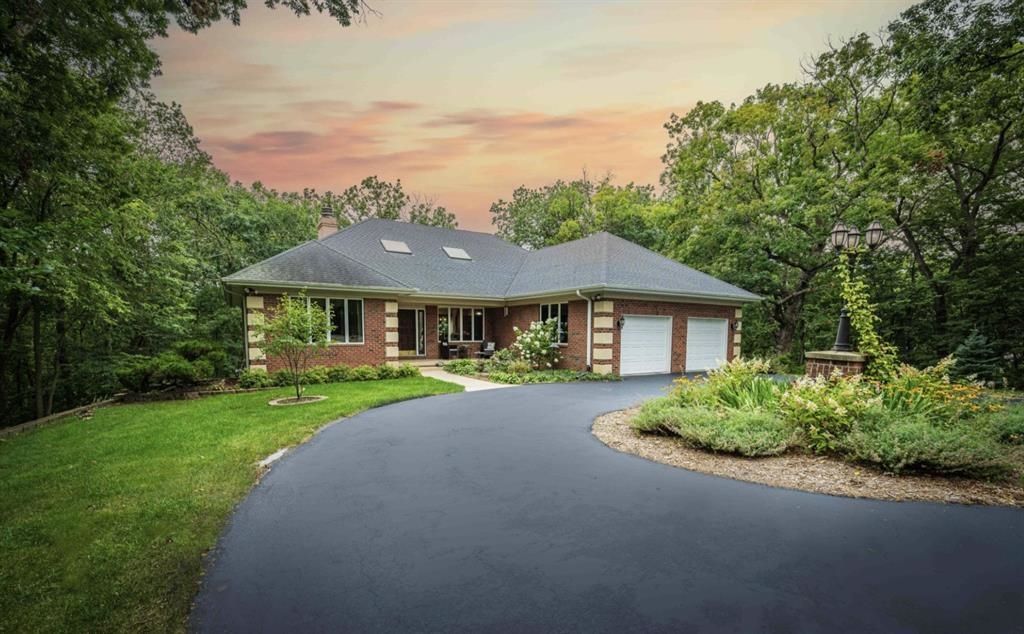 50 Lincoln Drive, East Dubuque, IL 61025 Main Photo