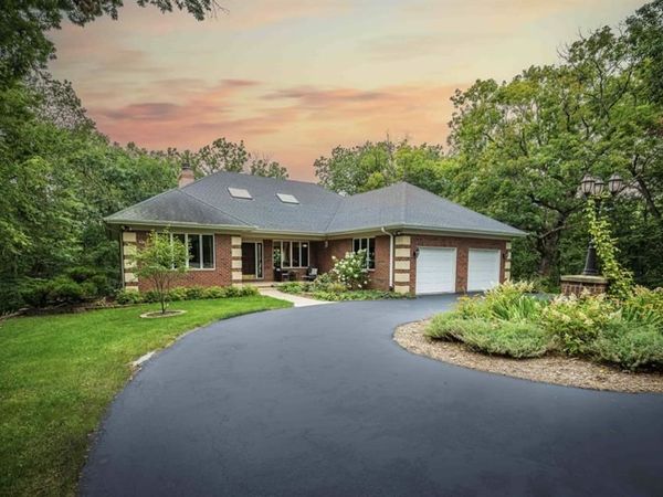 50 Lincoln Drive, East Dubuque, IL 61025