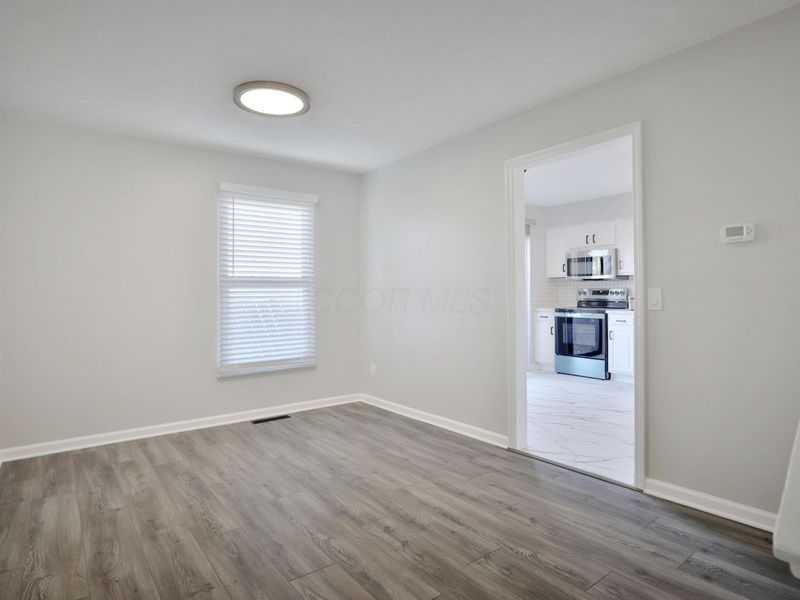 5762 Hallridge Circle, Columbus, OH 43232 Photo 10