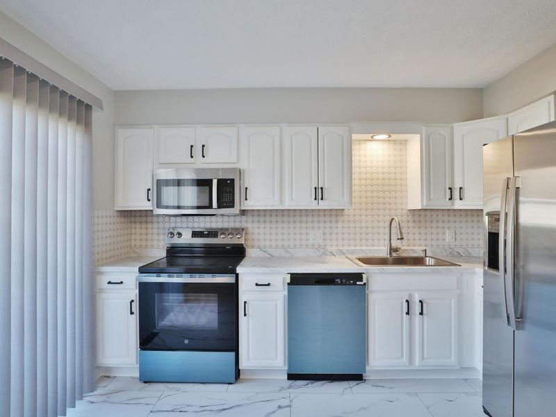 5762 Hallridge Circle, Columbus, OH 43232 Photo 15