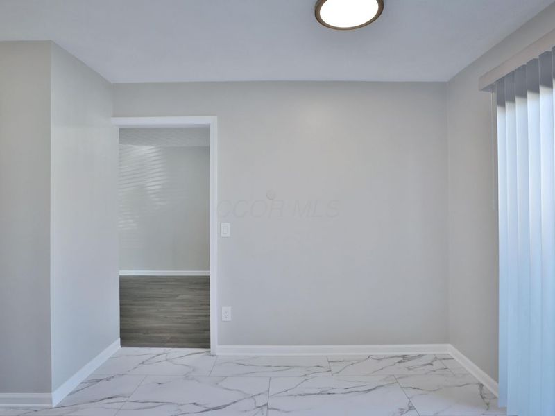 5762 Hallridge Circle, Columbus, OH 43232 Photo 17