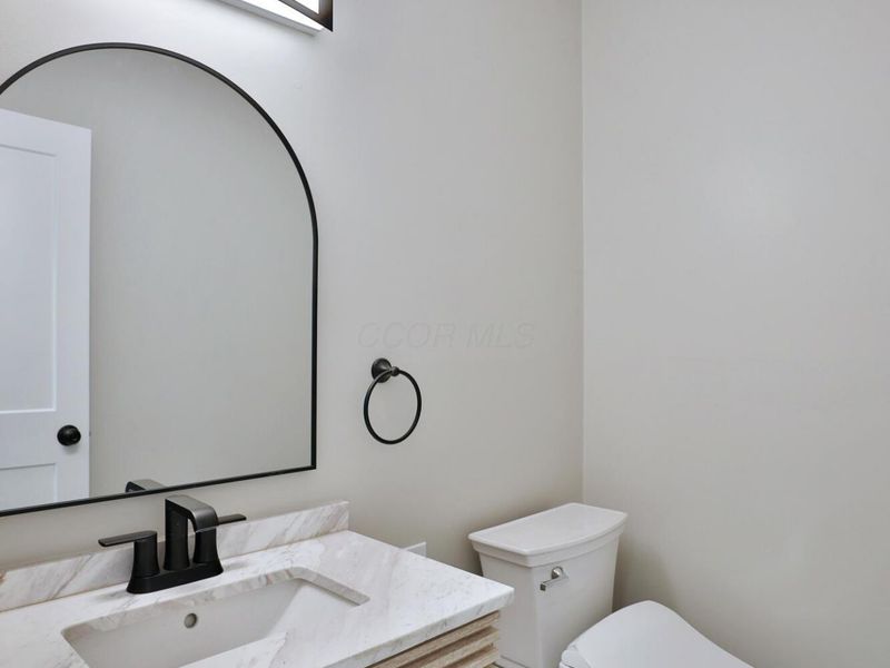 5762 Hallridge Circle, Columbus, OH 43232 Photo 18