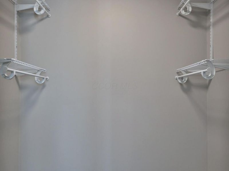 5762 Hallridge Circle, Columbus, OH 43232 Photo 32