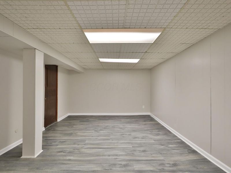 5762 Hallridge Circle, Columbus, OH 43232 Photo 34