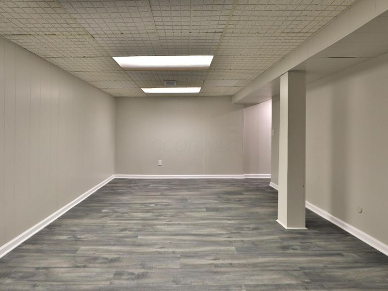 5762 Hallridge Circle, Columbus, OH 43232 Photo 35