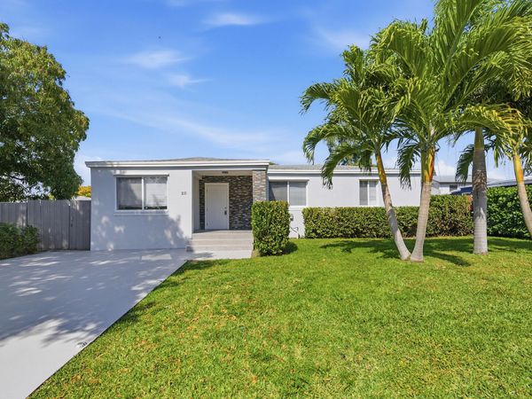 233 NW 6th Avenue, Boynton Beach, FL 33435