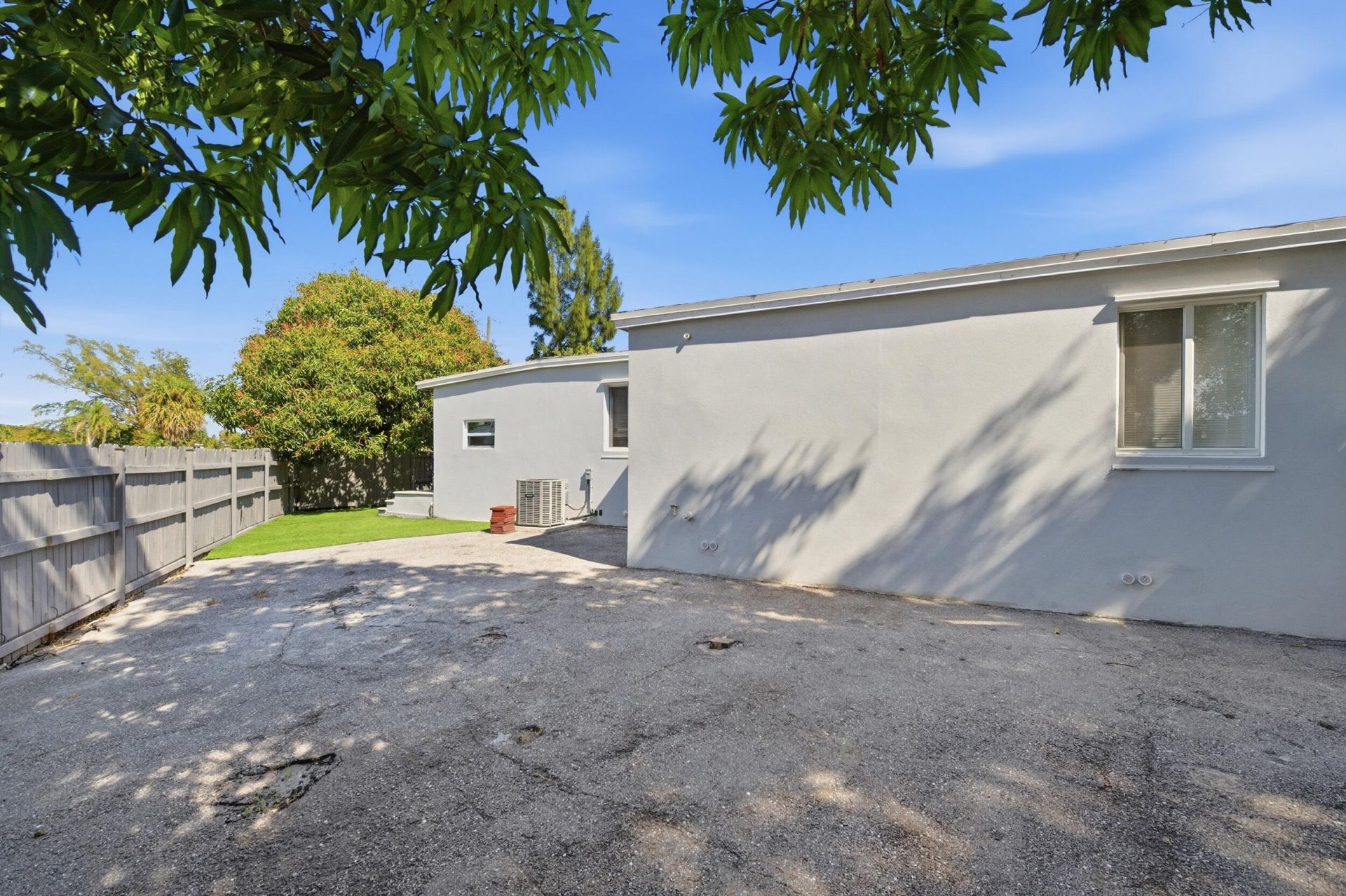 233 NW 6th Avenue, Boynton Beach, FL 33435 Photo