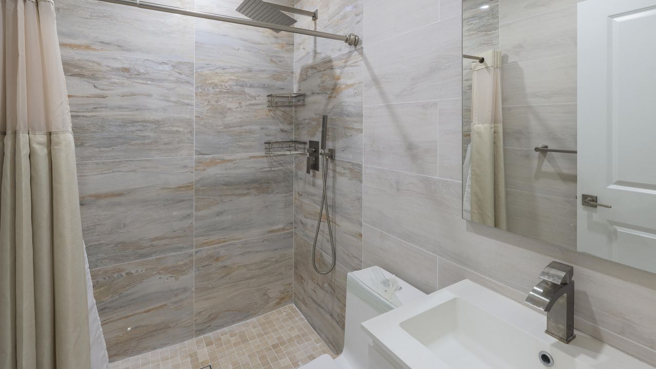 203 Anitgua Road, Tavernier, FL 33070 Photo