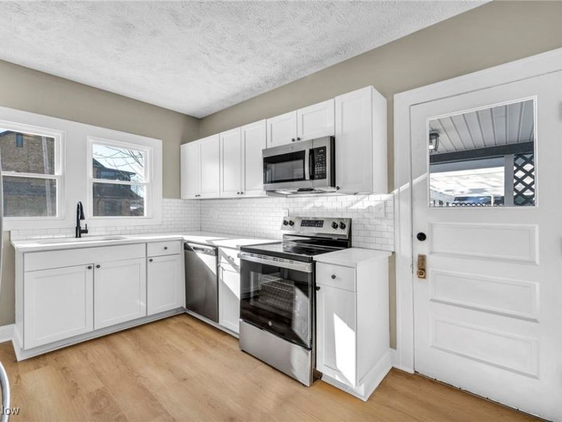 3682 Rocky River Drive, Cleveland, OH 44111 Photo 12