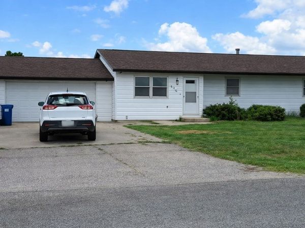 408 E Ririe Place, Flanagan, IL 61740