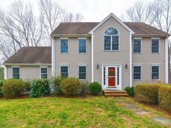 173 East St, Upton, MA 01568