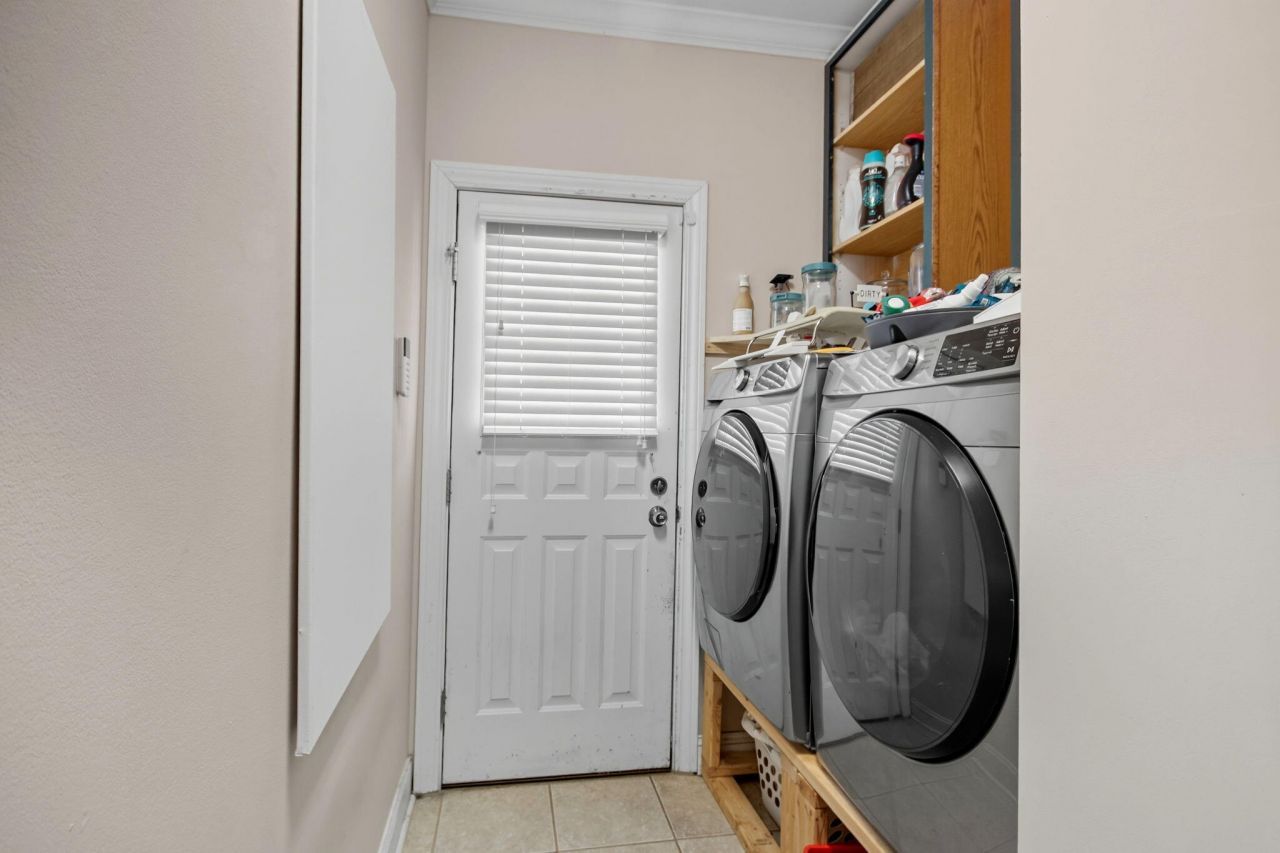 21 Craftsman Lane Photo 23