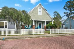 21 Craftsman Lane photo 4