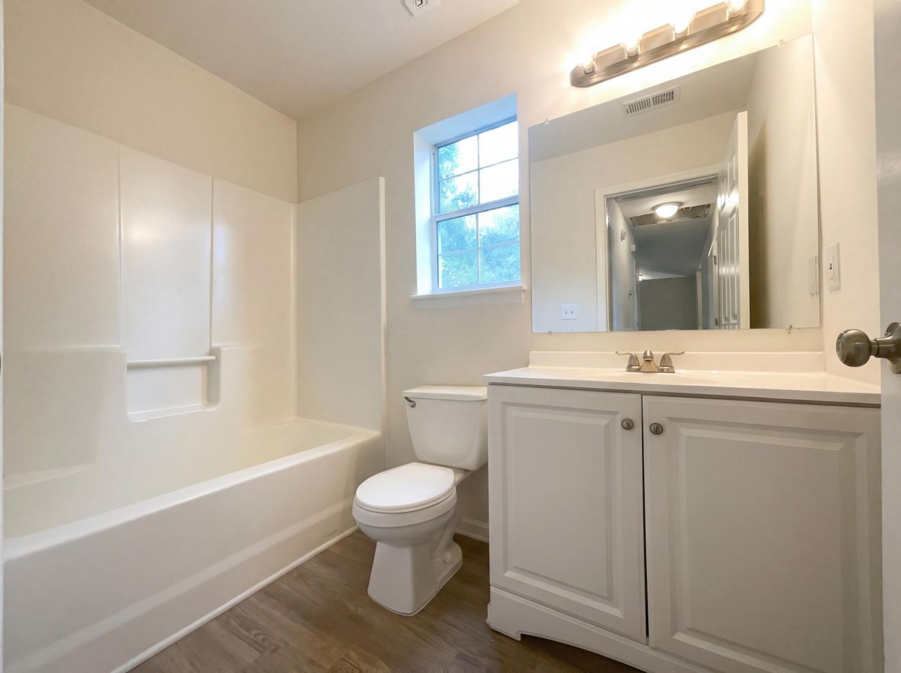 336 Price Street Photo 13