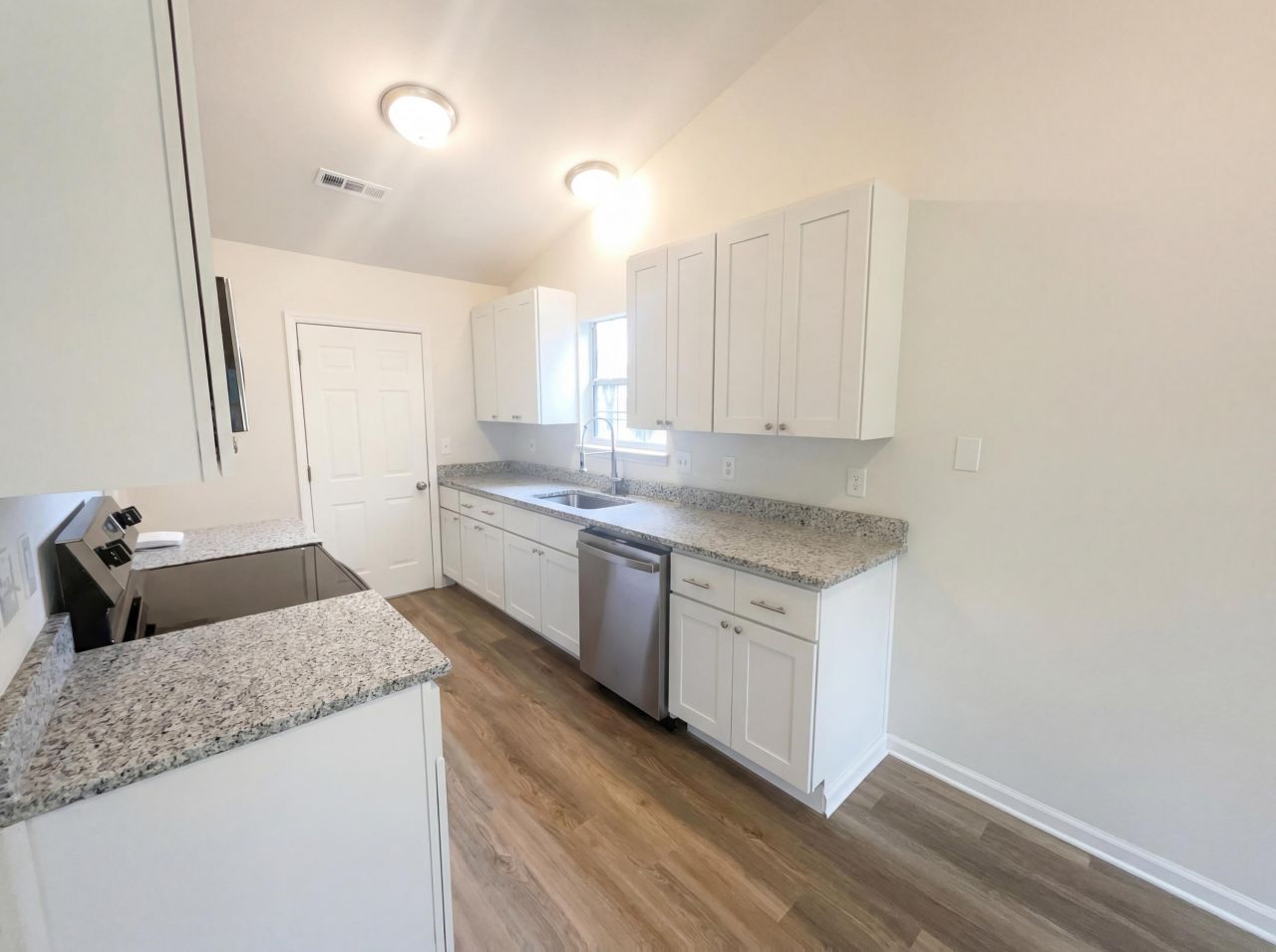 336 Price Street Photo 8