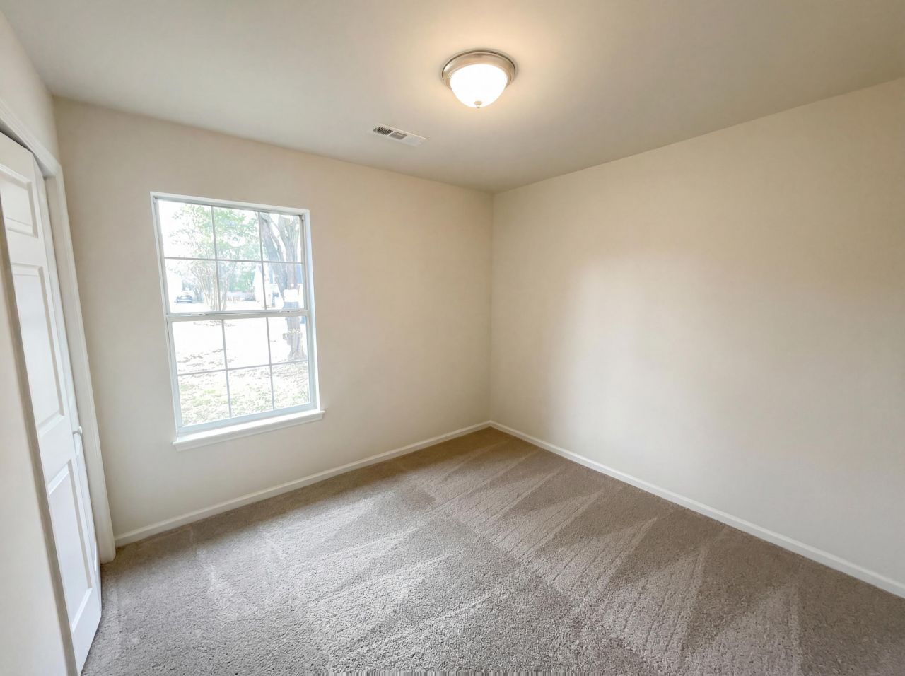 336 Price Street Photo 9