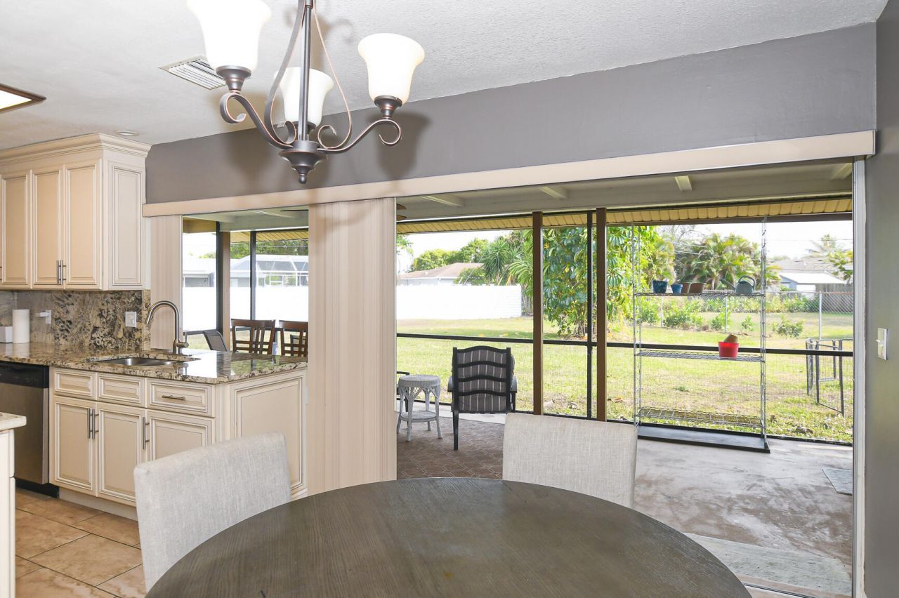 610 NW Marion Avenue, Port Saint Lucie, FL 34983 Photo