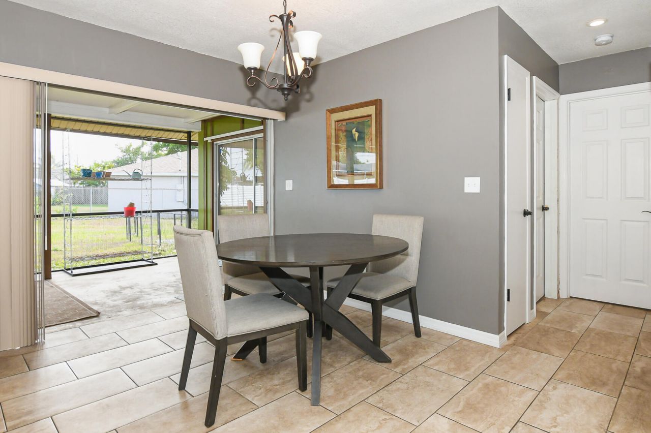 610 NW Marion Avenue, Port Saint Lucie, FL 34983 Photo