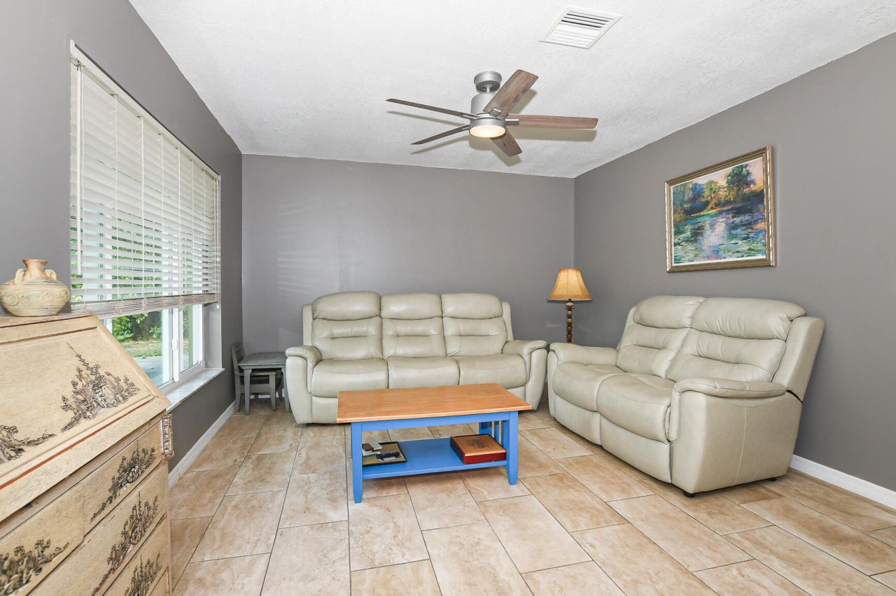 610 NW Marion Avenue, Port Saint Lucie, FL 34983 Photo
