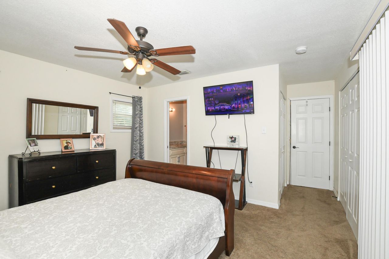 610 NW Marion Avenue, Port Saint Lucie, FL 34983 Photo