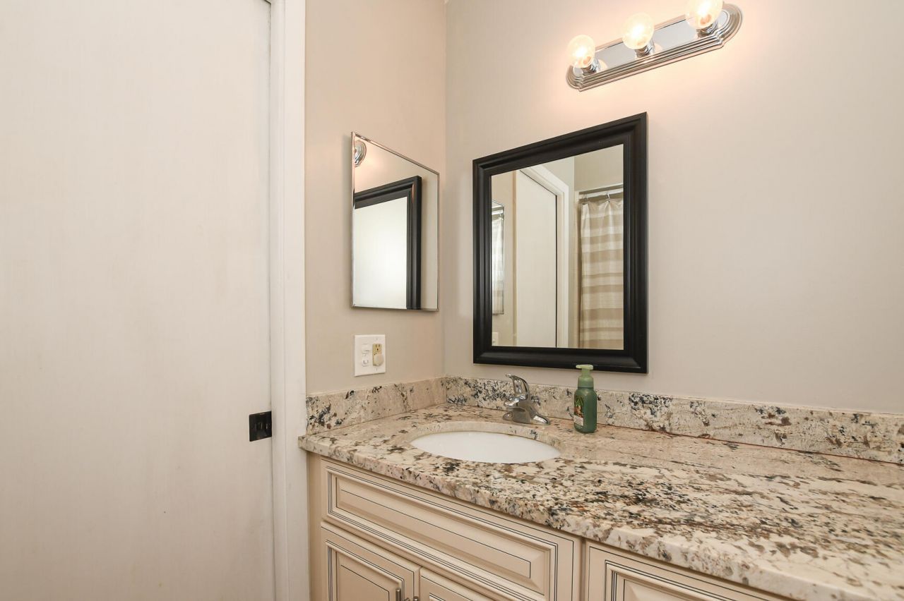 610 NW Marion Avenue, Port Saint Lucie, FL 34983 Photo