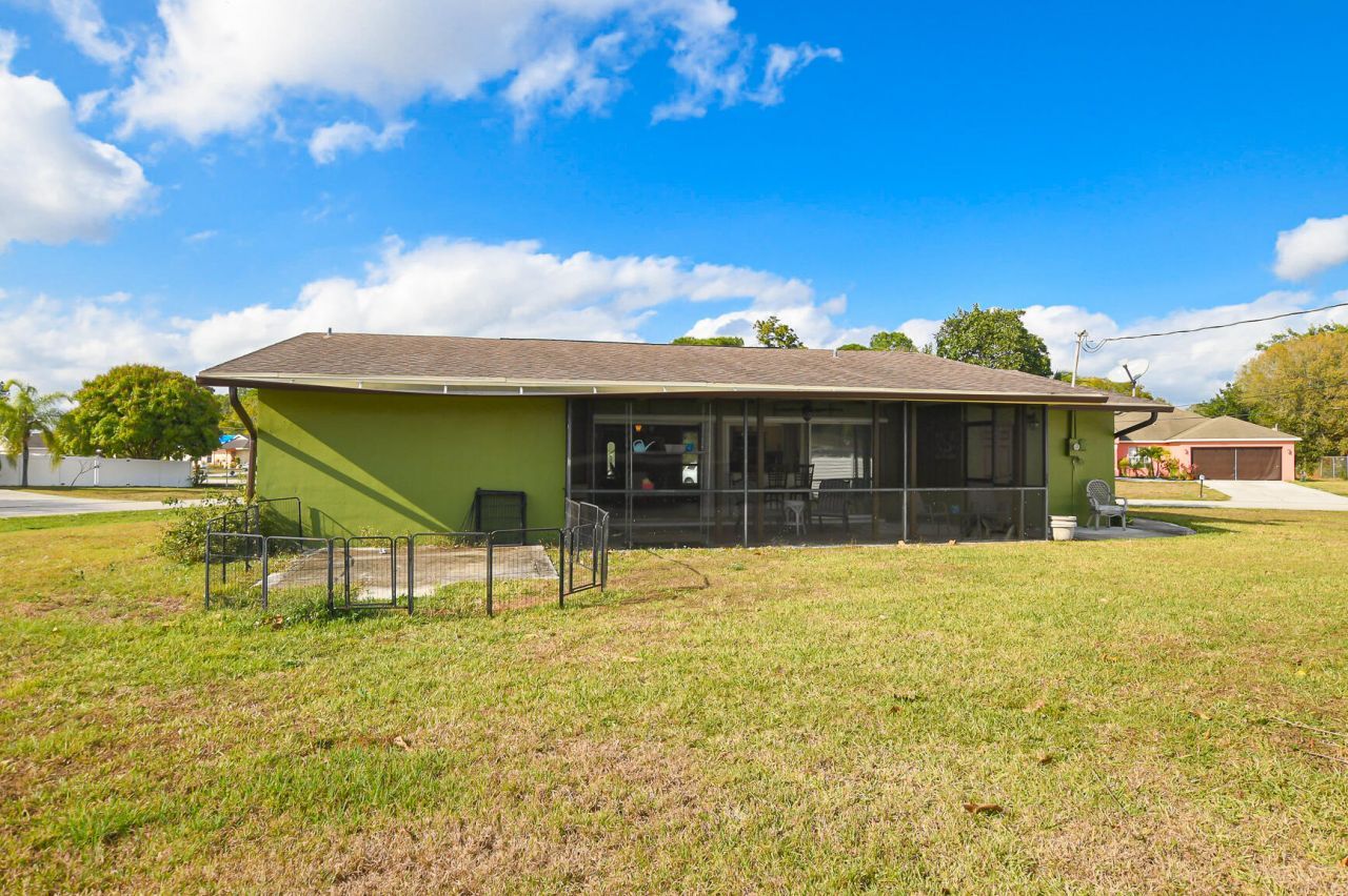 610 NW Marion Avenue, Port Saint Lucie, FL 34983 Photo