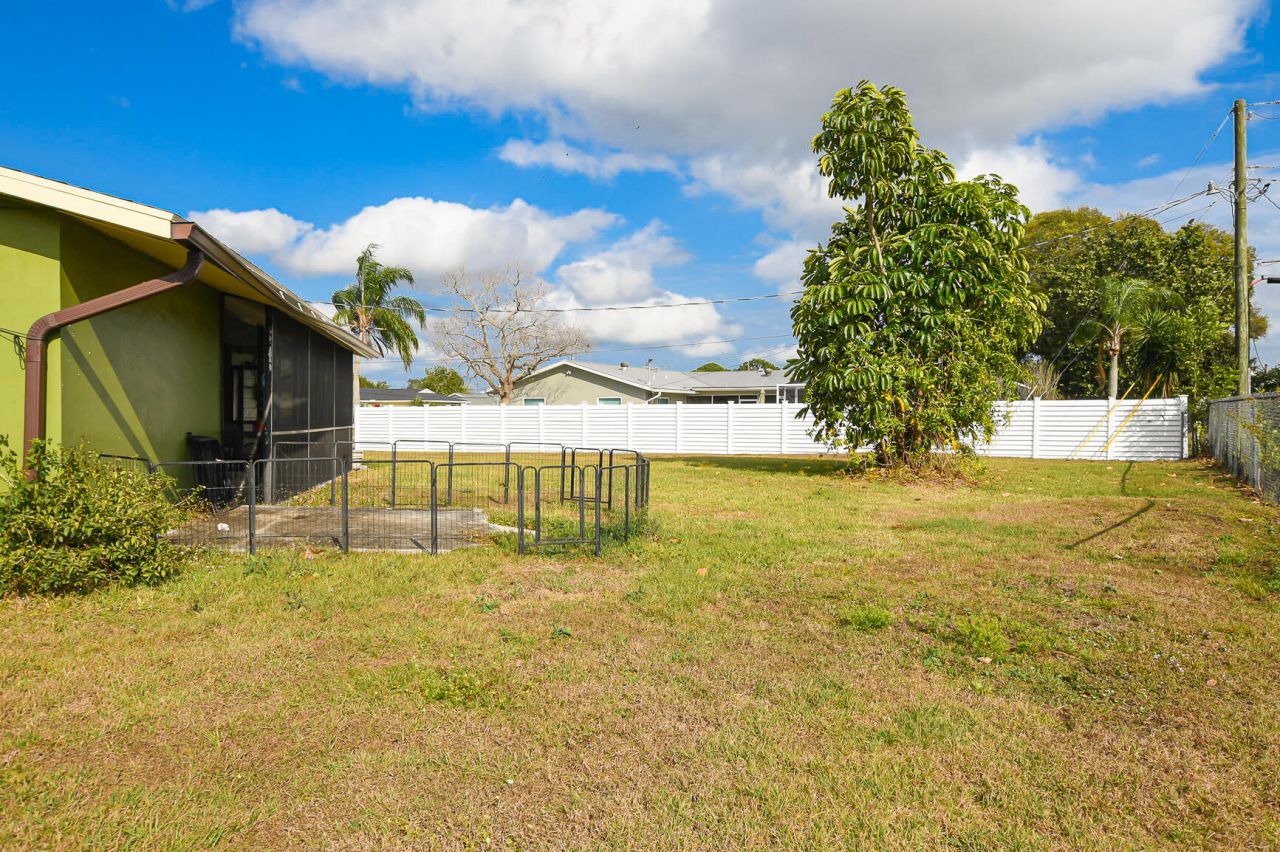 610 NW Marion Avenue, Port Saint Lucie, FL 34983 Photo