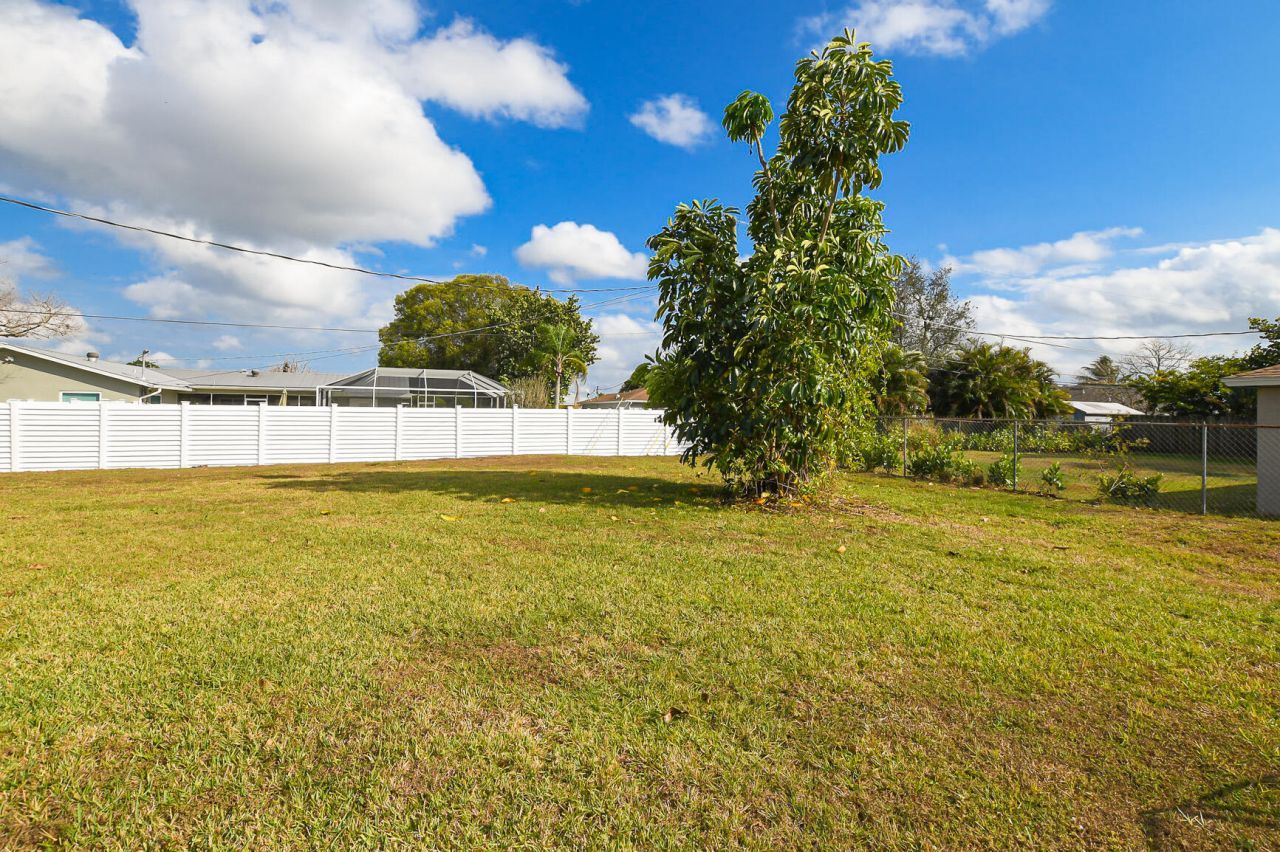 610 NW Marion Avenue, Port Saint Lucie, FL 34983 Photo