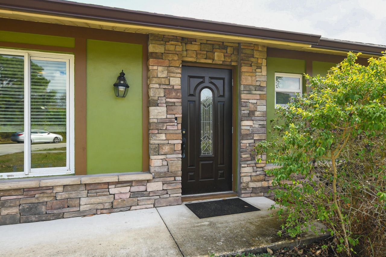 610 NW Marion Avenue, Port Saint Lucie, FL 34983 Photo