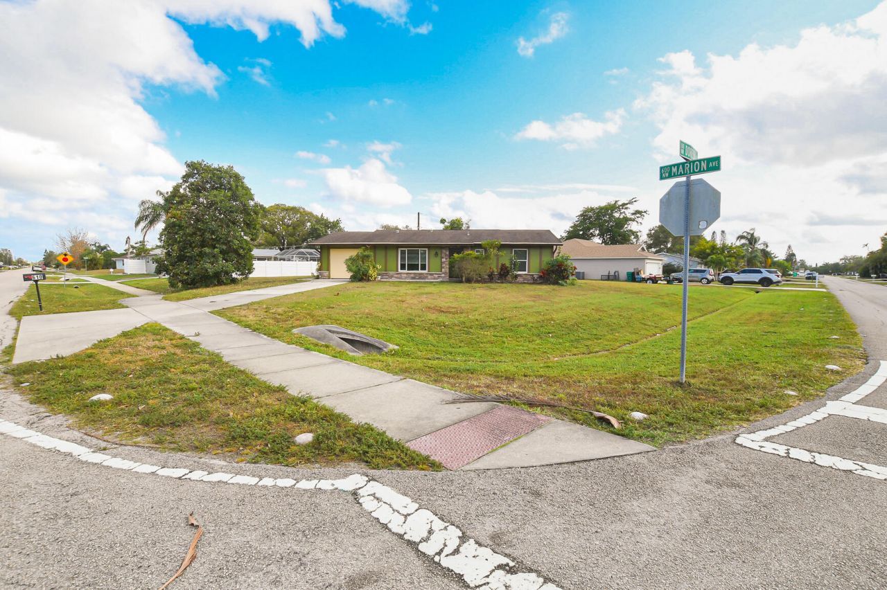 610 NW Marion Avenue, Port Saint Lucie, FL 34983 Photo