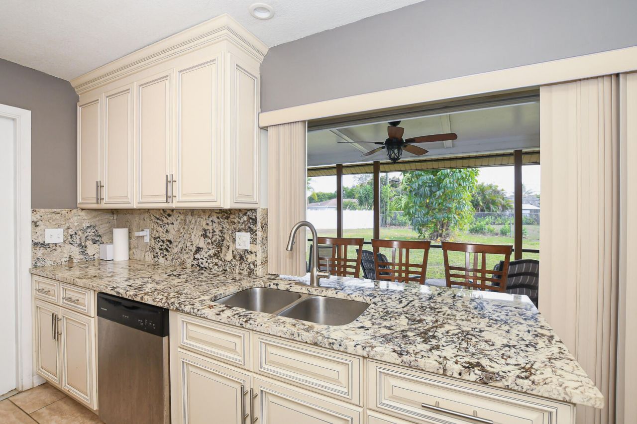 610 NW Marion Avenue, Port Saint Lucie, FL 34983 Photo