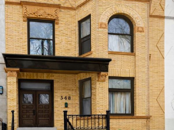548 W Oakdale Avenue, Chicago, IL 60657