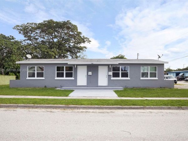 968 W 9th St, Riviera Beach, FL 33404