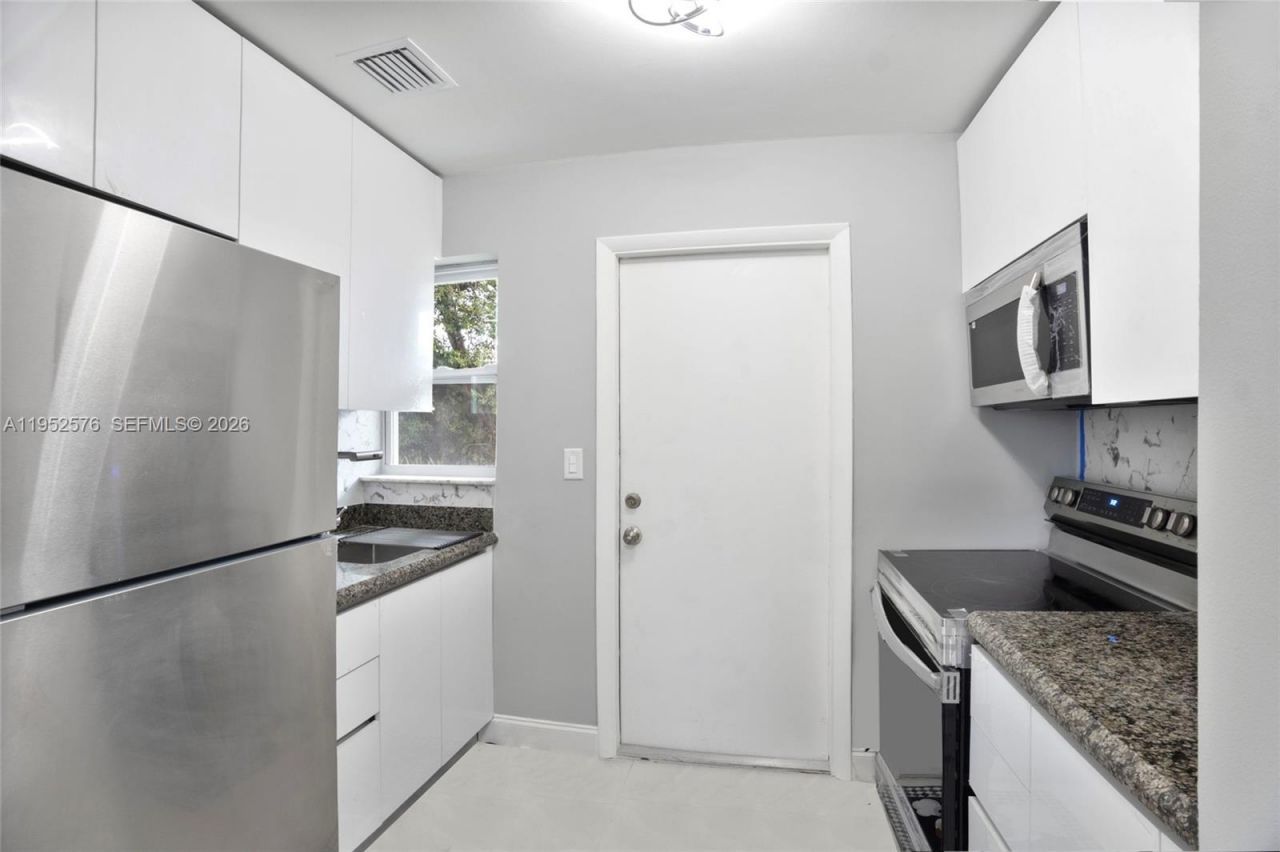 968 W 9th St, Riviera Beach, FL 33404 Photo