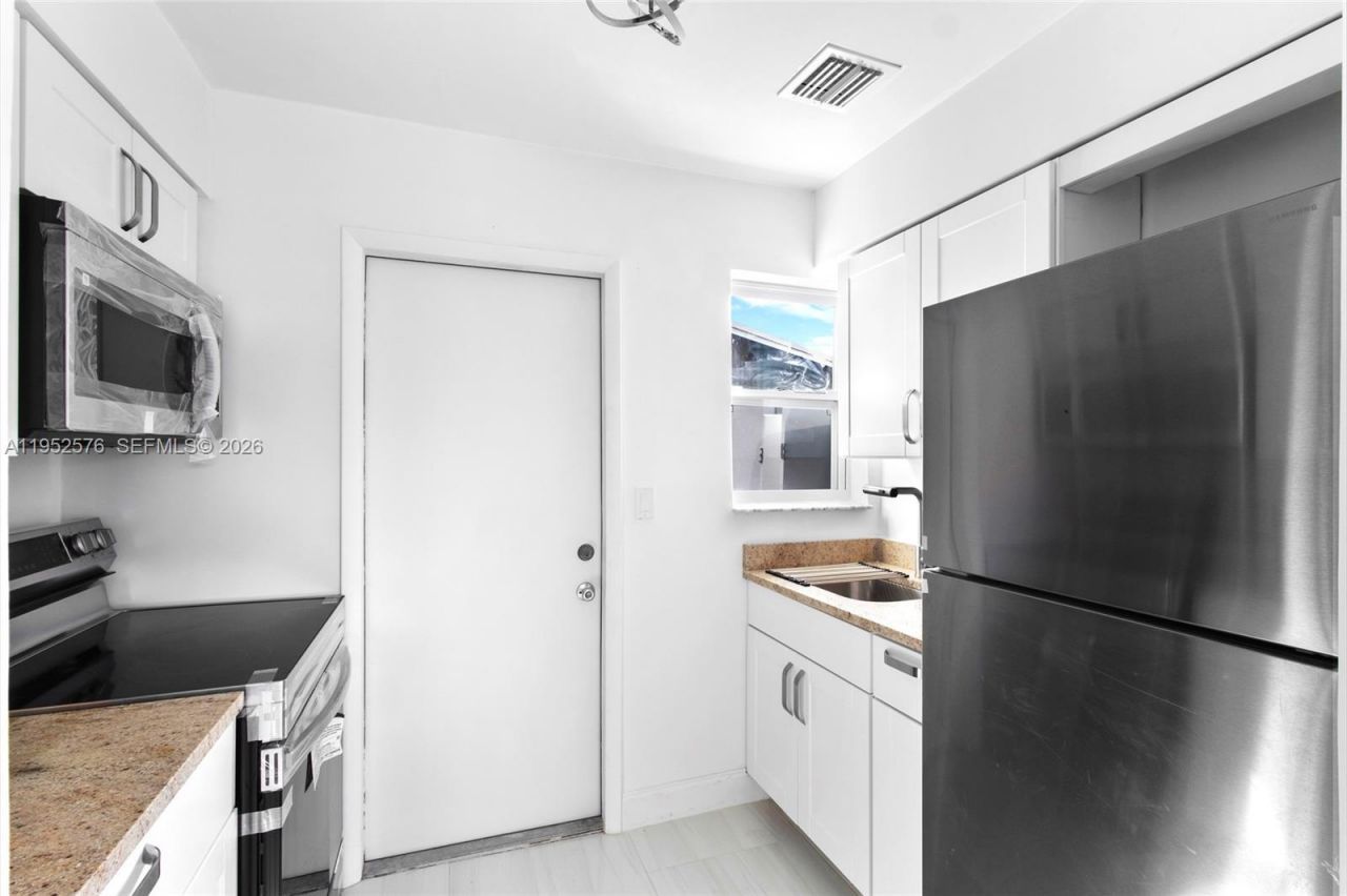 968 W 9th St, Riviera Beach, FL 33404 Photo