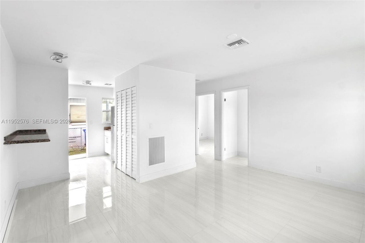 968 W 9th St, Riviera Beach, FL 33404 Photo