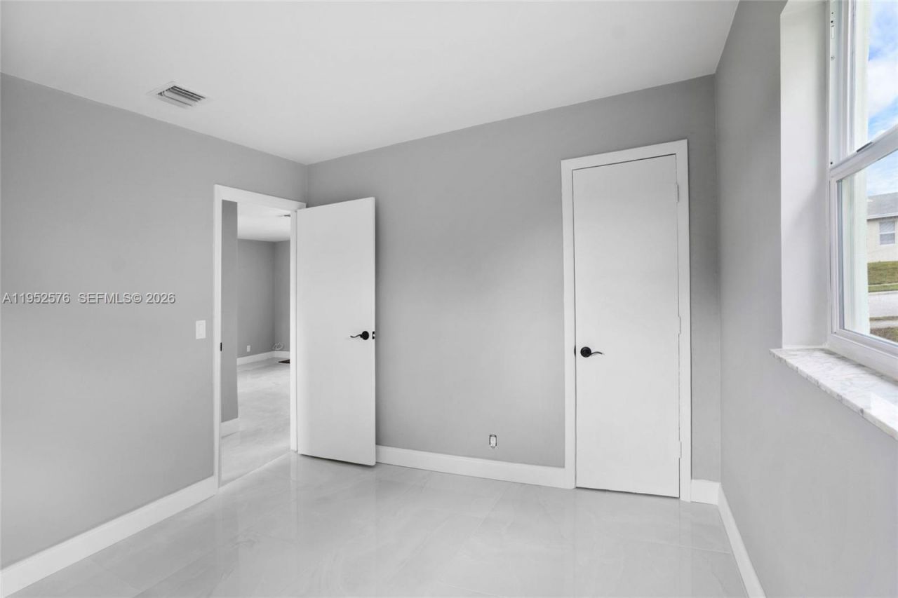 968 W 9th St, Riviera Beach, FL 33404 Photo