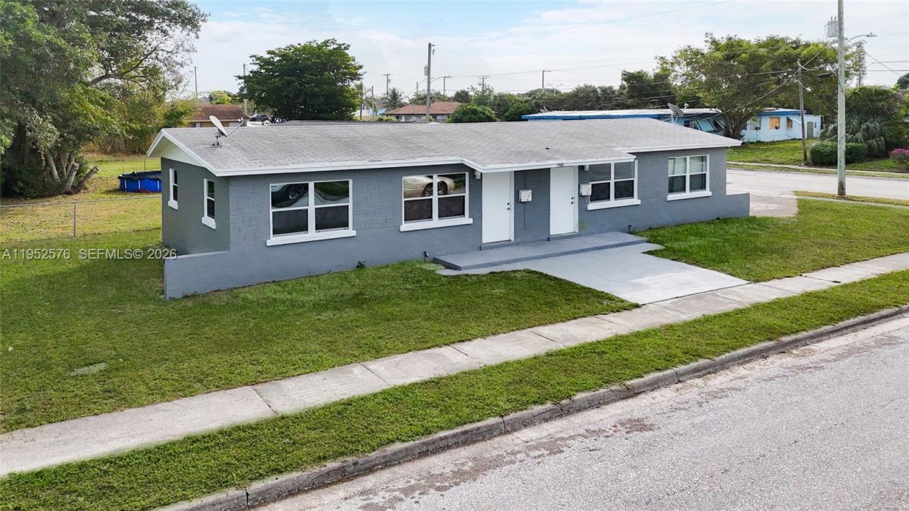 968 W 9th St, Riviera Beach, FL 33404 Photo