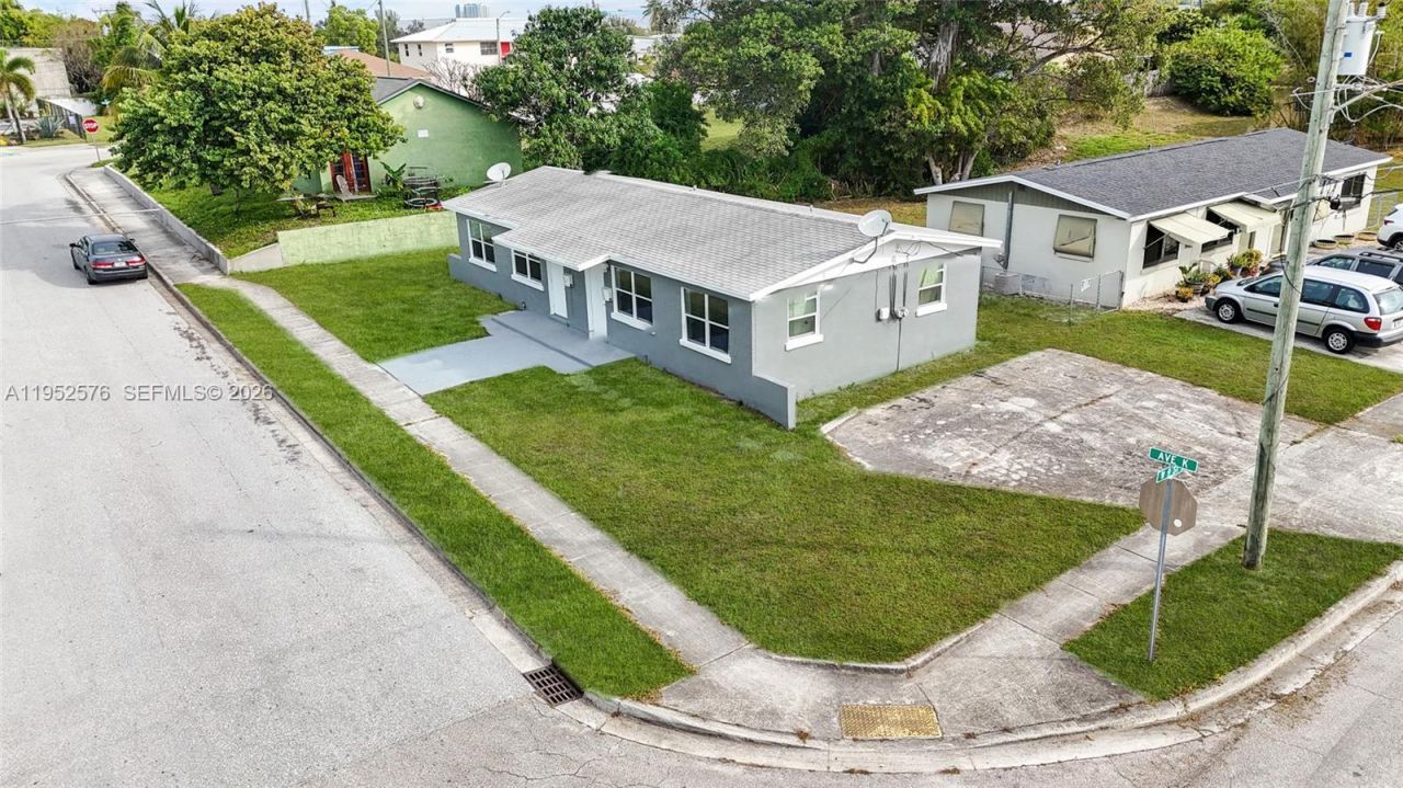 968 W 9th St, Riviera Beach, FL 33404 Photo