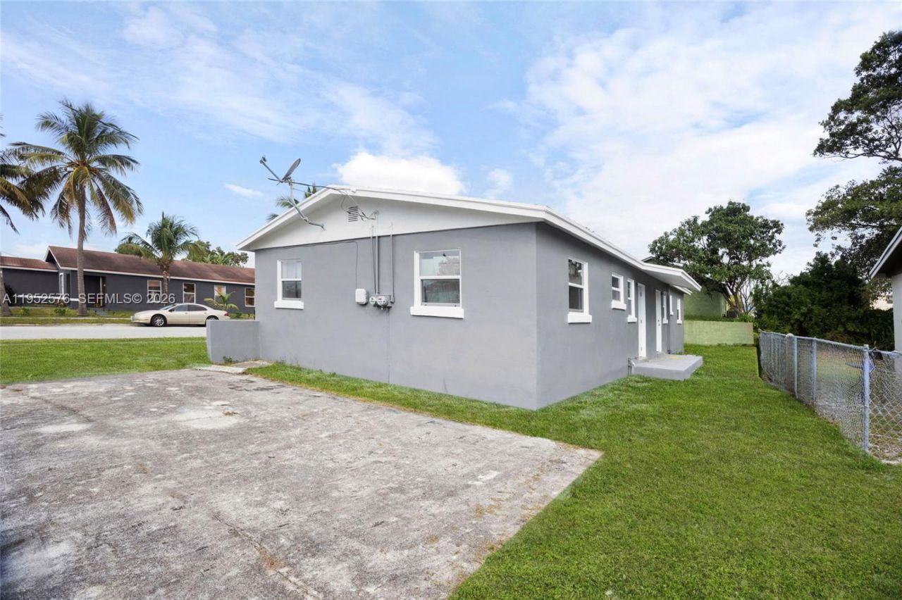 968 W 9th St, Riviera Beach, FL 33404 Photo