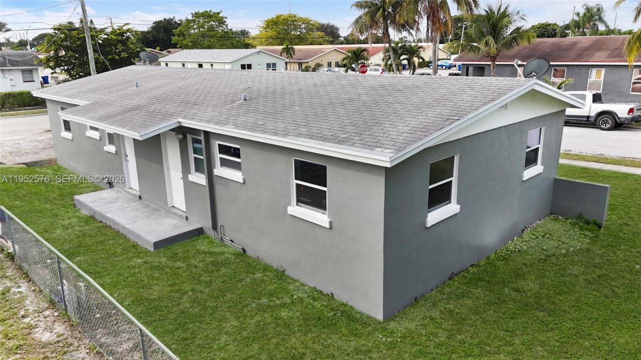 968 W 9th St, Riviera Beach, FL 33404 Photo